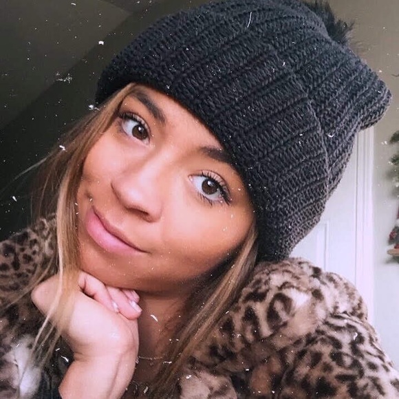 Meet your Posher, Alexis - Picture 1 of 1
